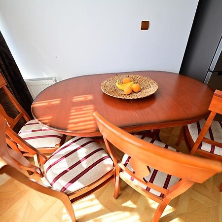 Vacation Apartment With Free Parking Nagyszeben Kültér fotó