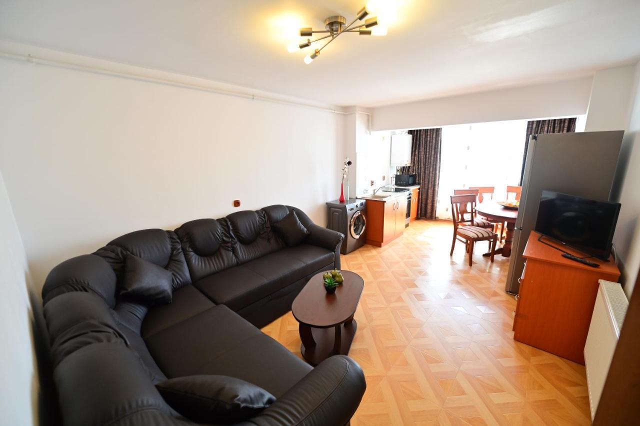 Vacation Apartment With Free Parking Nagyszeben Kültér fotó