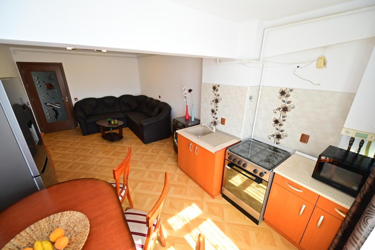 Vacation Apartment With Free Parking Nagyszeben Kültér fotó