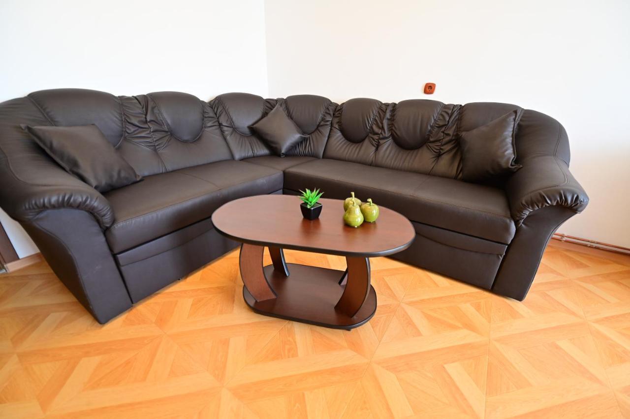 Vacation Apartment With Free Parking Nagyszeben Kültér fotó